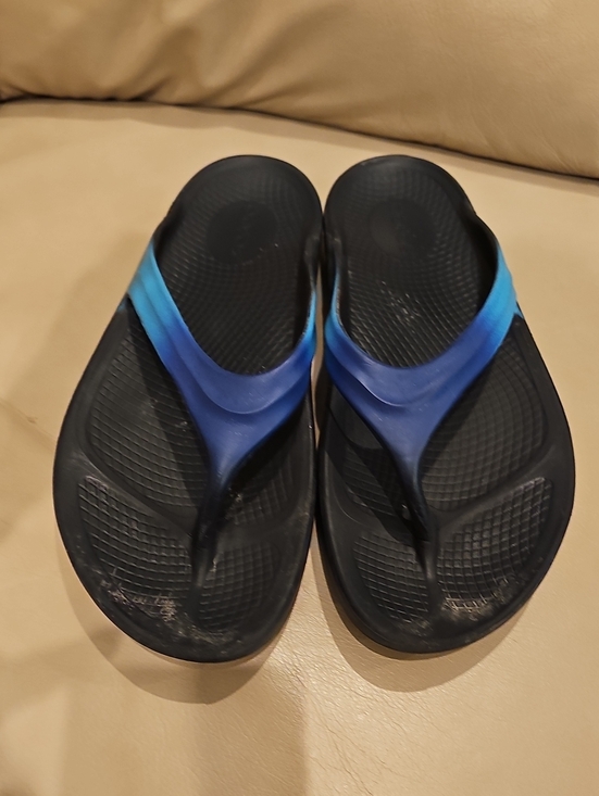 OOFOS Shoes - OOFOS Women's Black Flip Flop Sandals with Blue Gradient Straps
